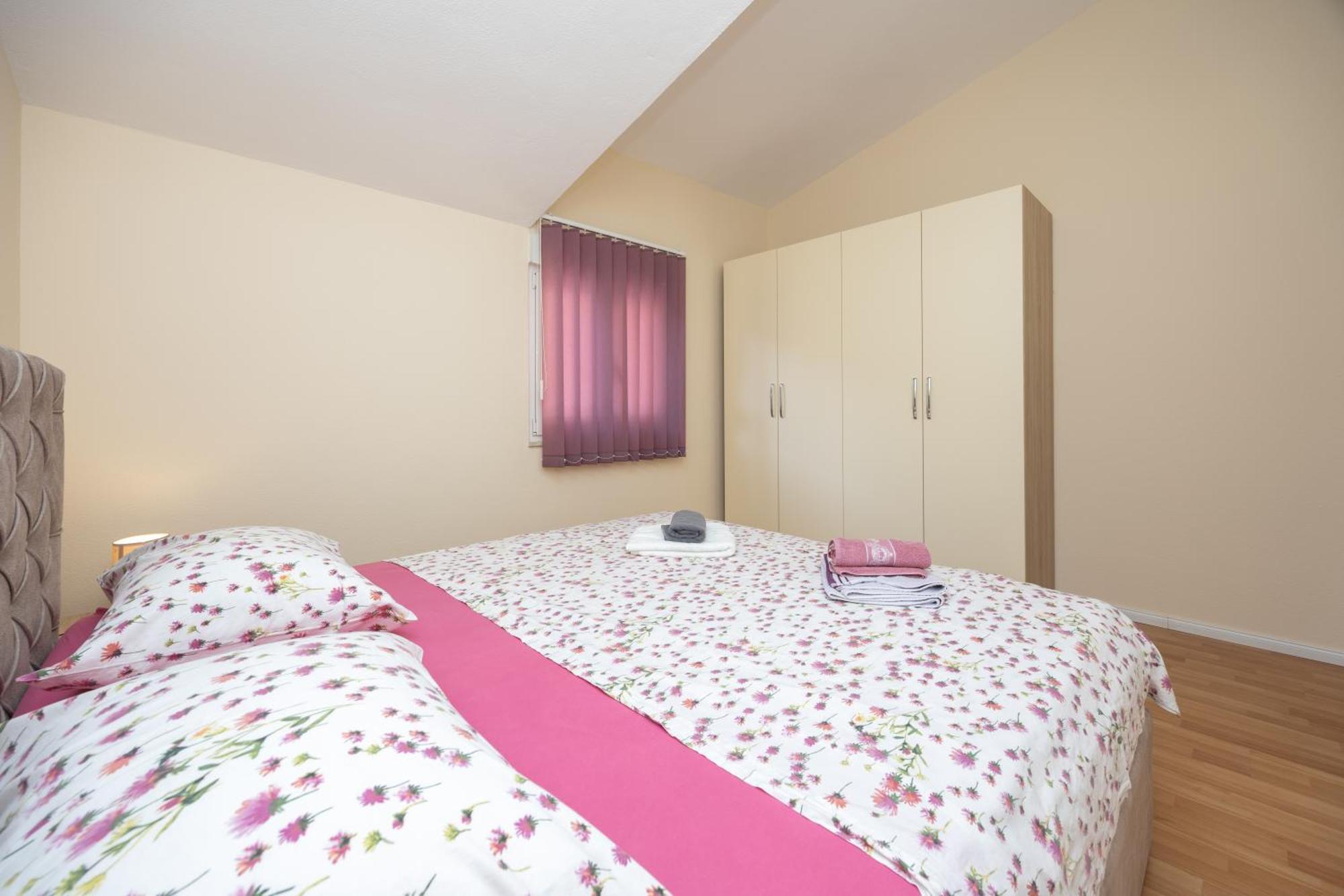 Apartman Markulin Трогир Экстерьер фото