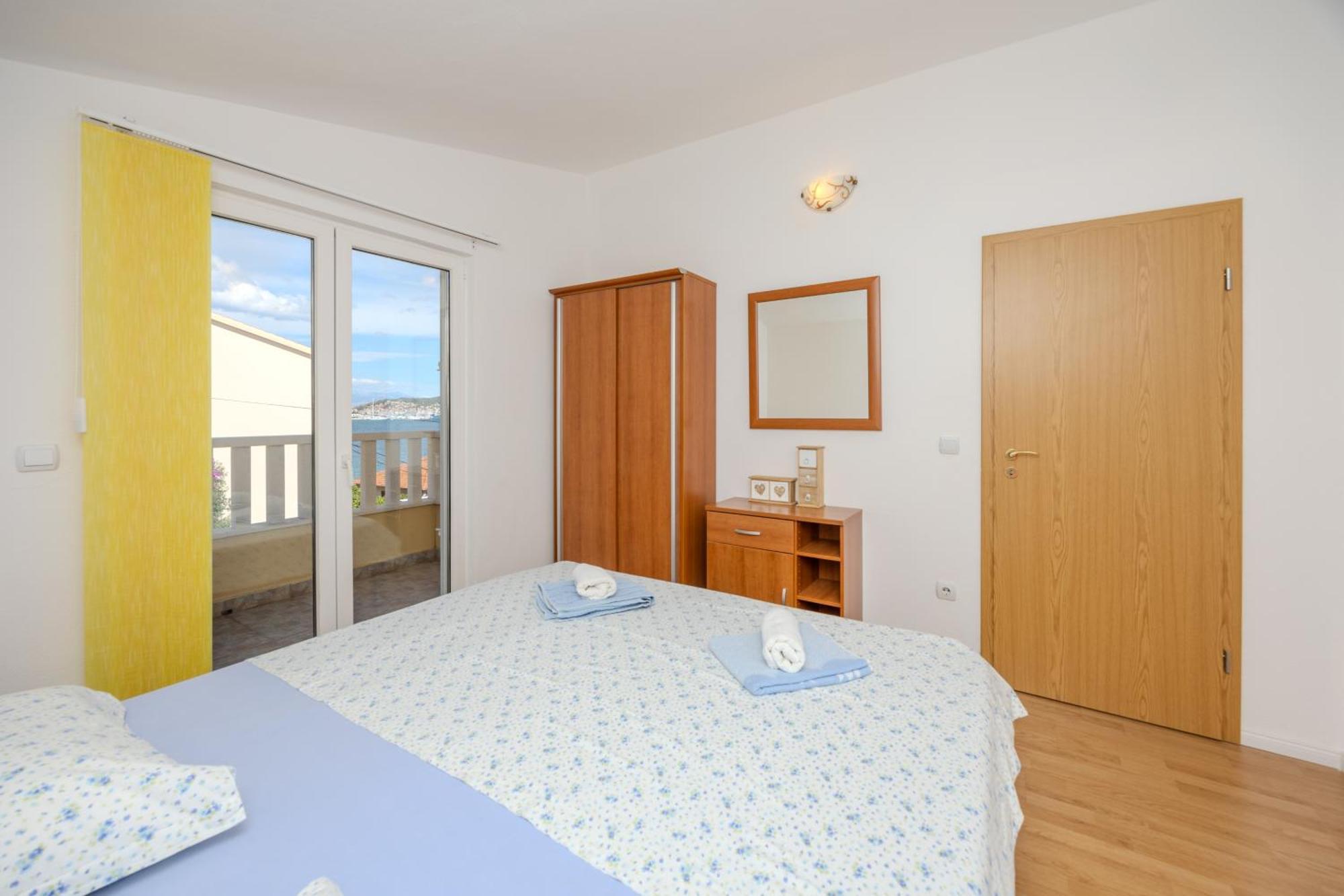 Apartman Markulin Трогир Экстерьер фото