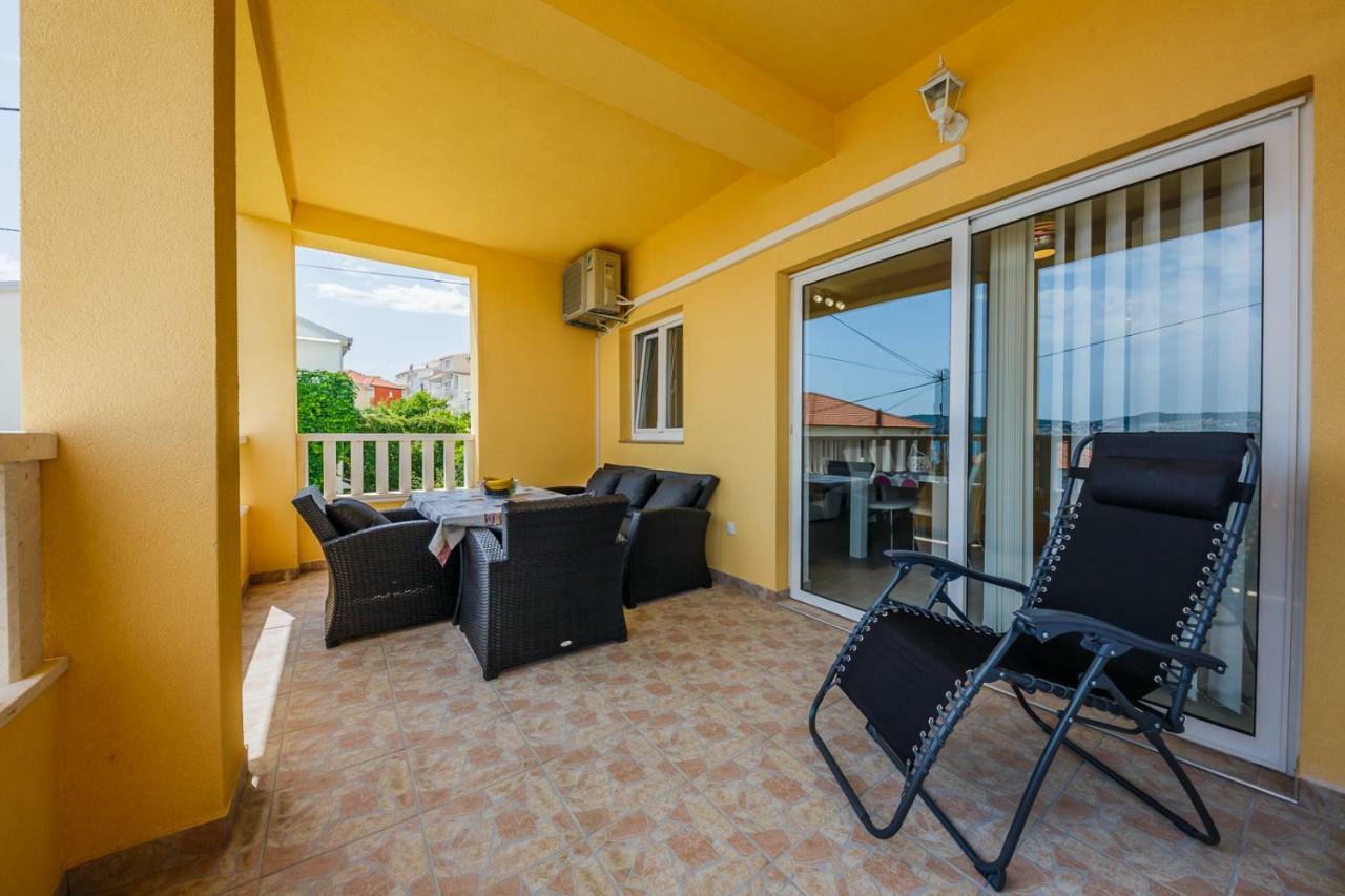 Apartman Markulin Трогир Экстерьер фото